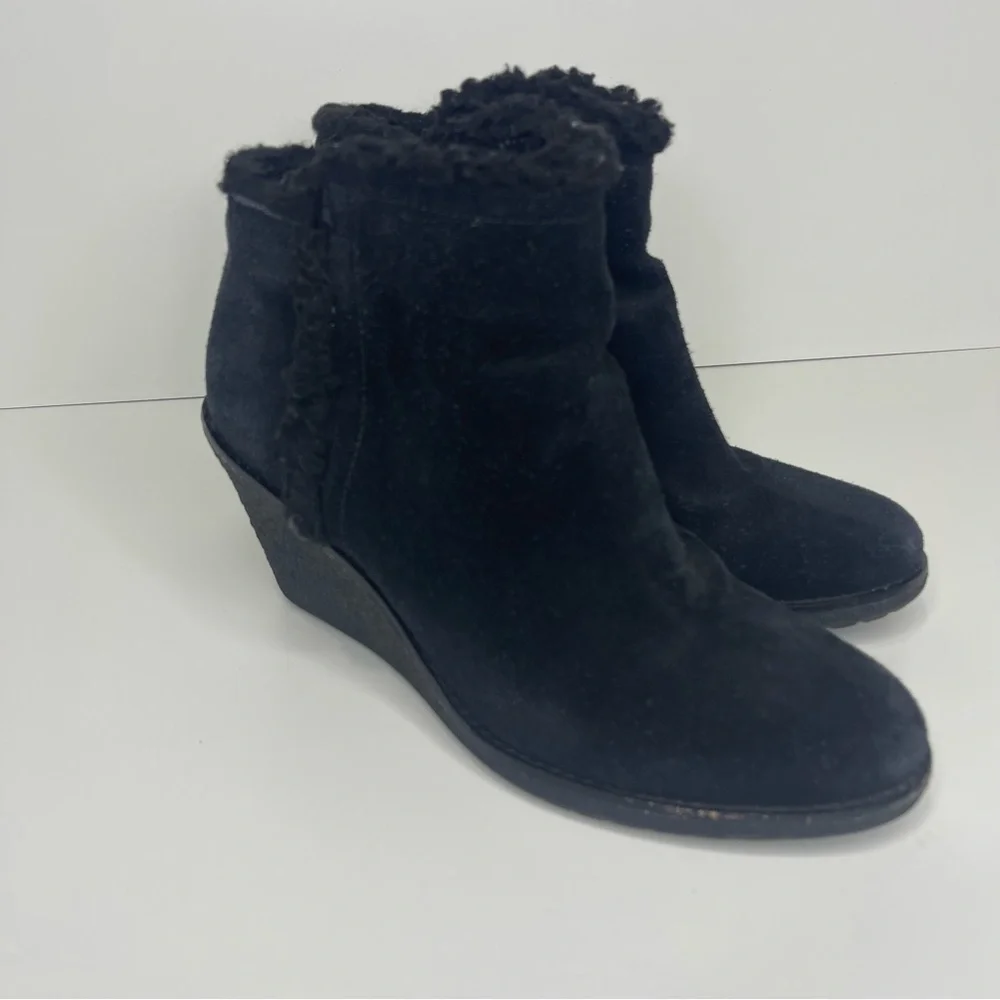 Cole Haan Women's‎ 8 Black Michelle Boots Waterproof Wedge Heel Suede Sherpa Zip